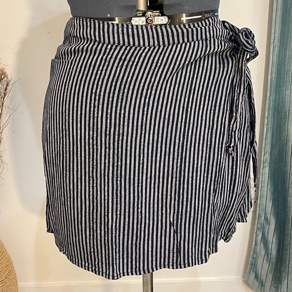 XL American Eagle Blue & Gray Striped Mini Wrap Skirt